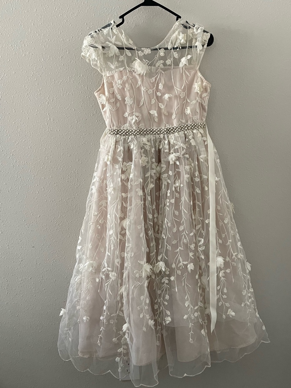 Chantilly Place Girls Ball Gown Dress Ivory Beige Floral Tulle Size 16 Girls